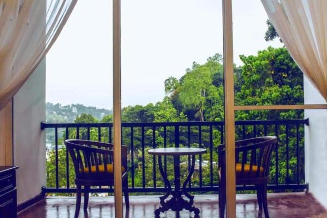 Medhani Kandy Buitenkant foto