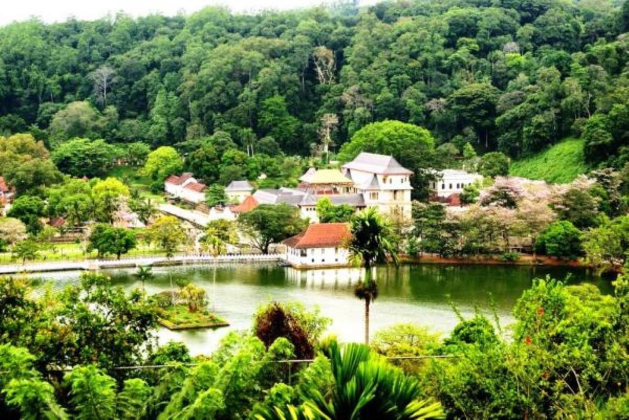 Medhani Kandy Buitenkant foto